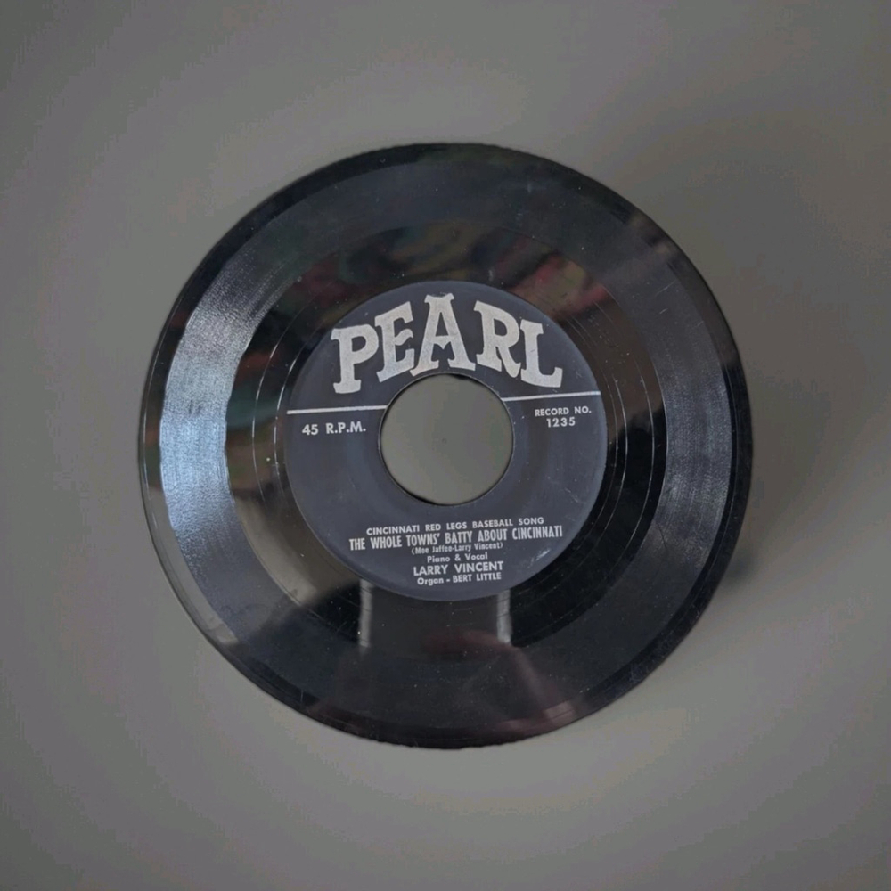 Larry Vincent " The Whole Towns Batty About Cincinnati" 45rpm Vinyl